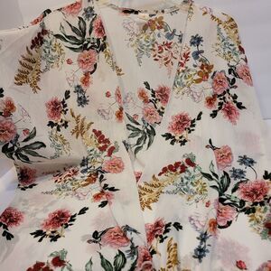 I Joah, white floral‎ kimono, one size(see measurements)